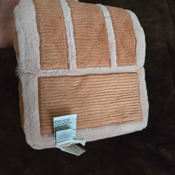 Jellycat Amusables Treasure Chest - New with Tags - Picture 2 of 6